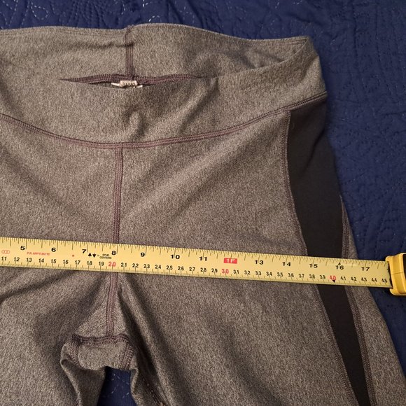 Under Armour Capri Leggings - Picture 2 of 3